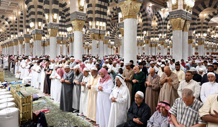  خلال الأسبوع الأول من «رمضان» .. 5 ملايين مصلٍ أدوا الصلوات في المسجد النبوي 